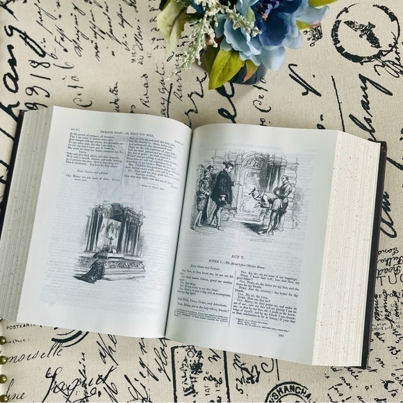 The Globe Illustrated Shakespeare: The Complete Works Annotated Hardcover Book - Picture 8 of 8